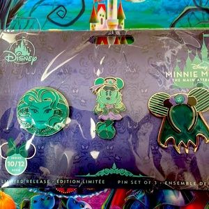 Minnie Mouse The Main Attraction Haunted Mansion Pin Set